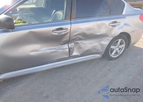 2011 Subaru Legacy 2.5I z USA, uszkodzony, nr VIN 4S3BMAA67B1229262